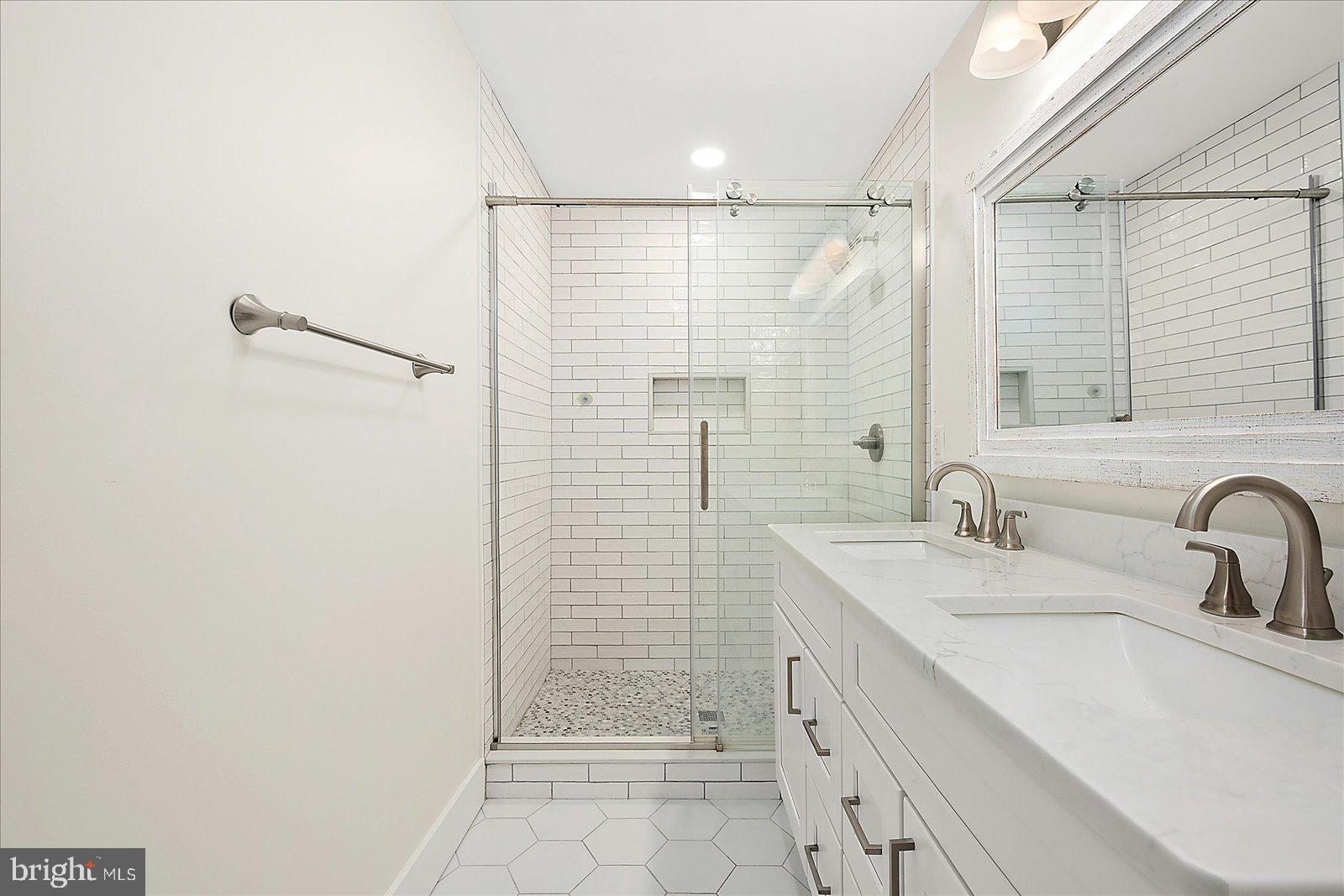 SNUG HARBOR - Residential