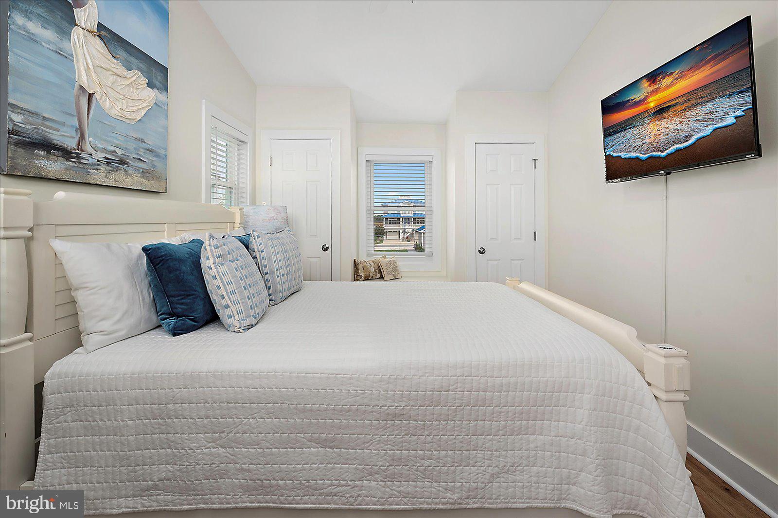 SNUG HARBOR - Residential