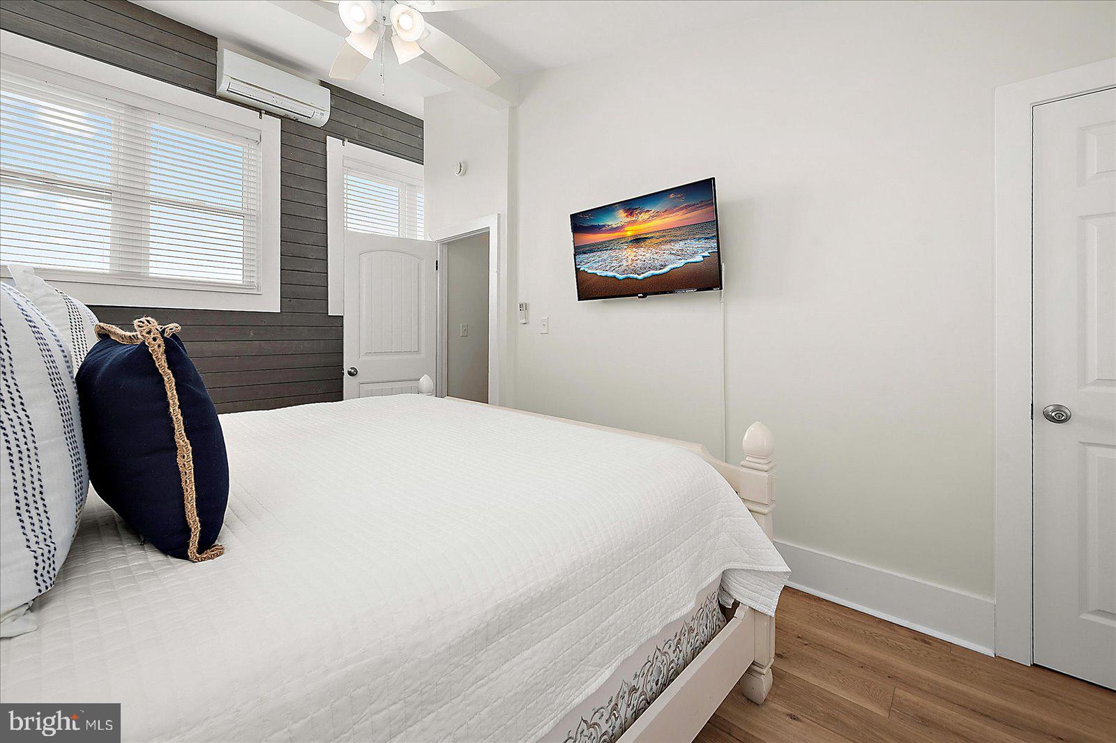 SNUG HARBOR - Residential