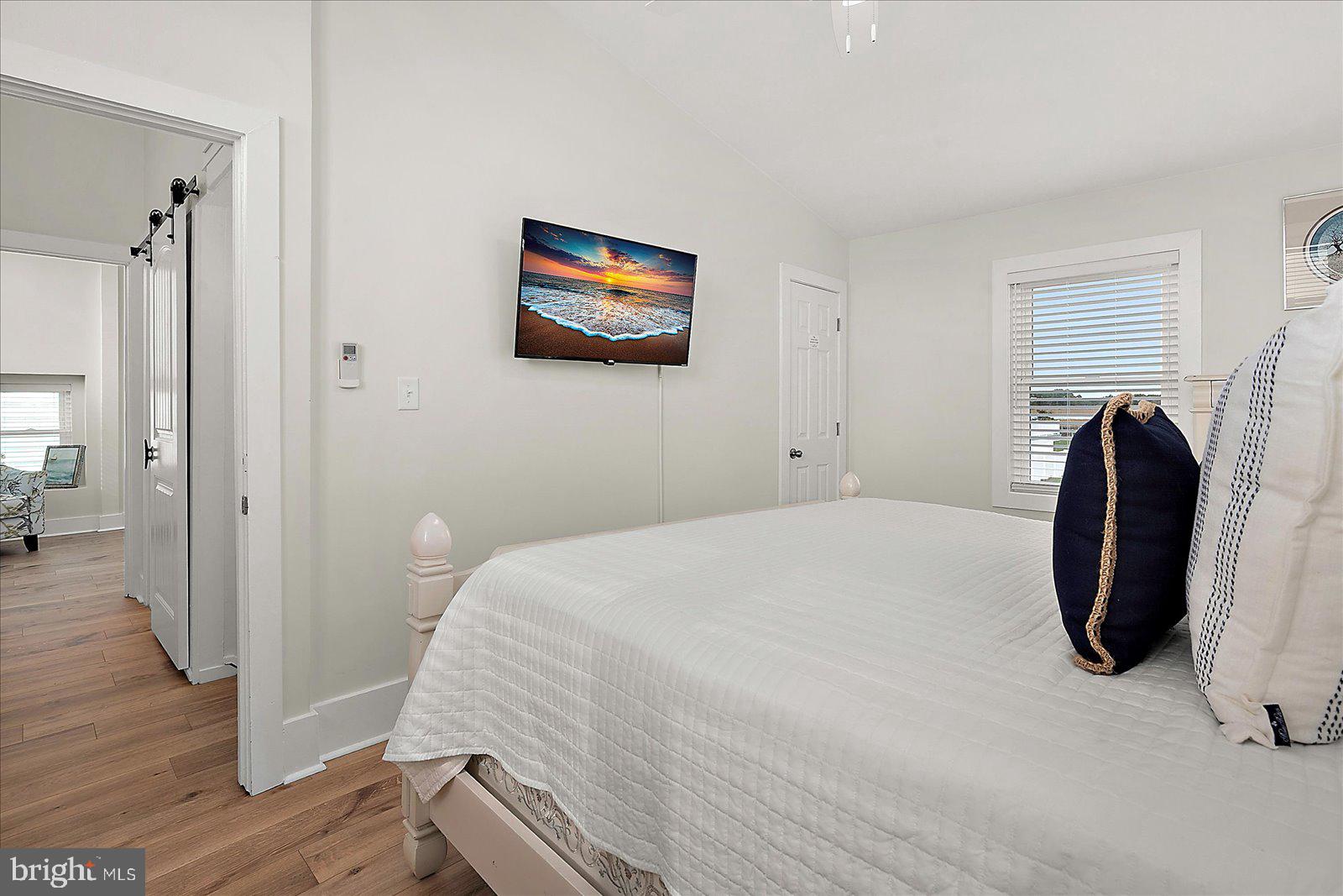 SNUG HARBOR - Residential