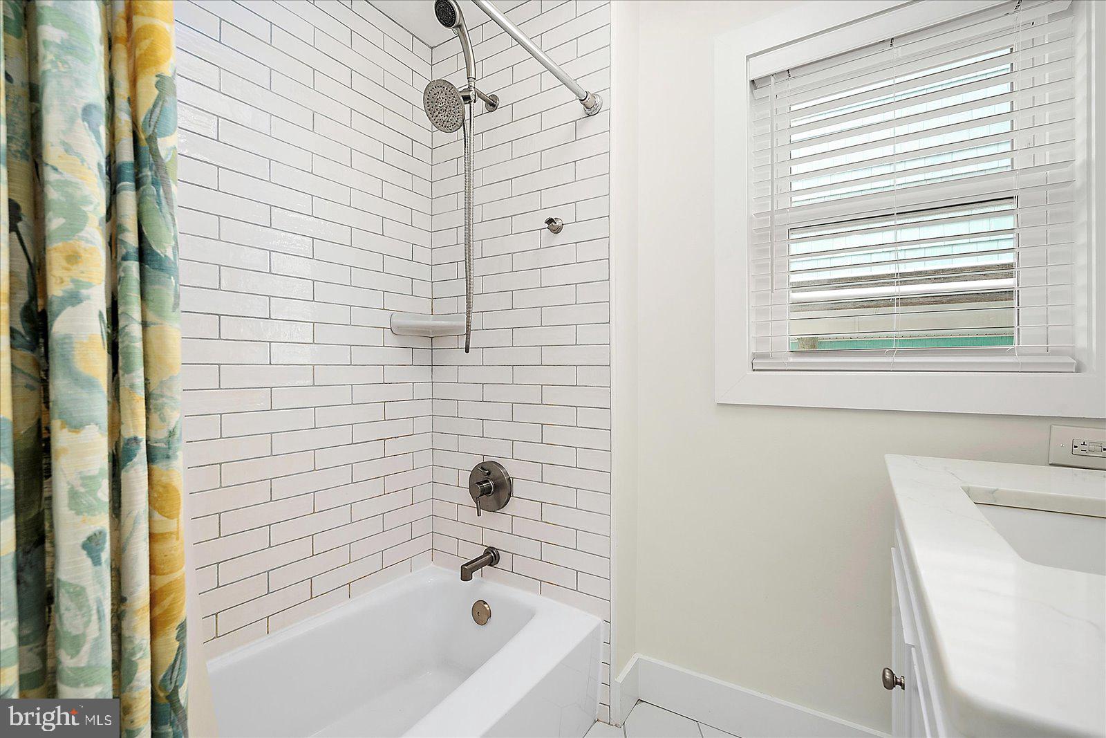 SNUG HARBOR - Residential