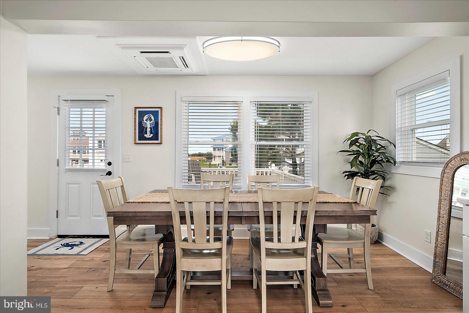 SNUG HARBOR - Residential