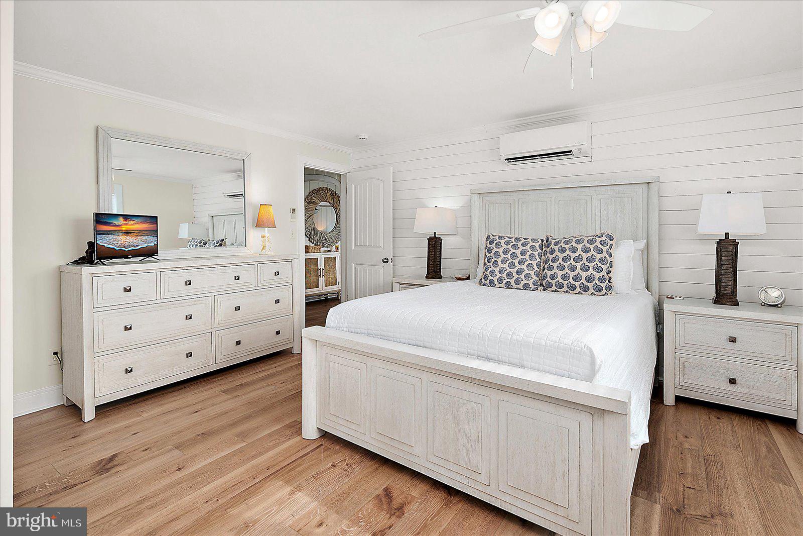 SNUG HARBOR - Residential