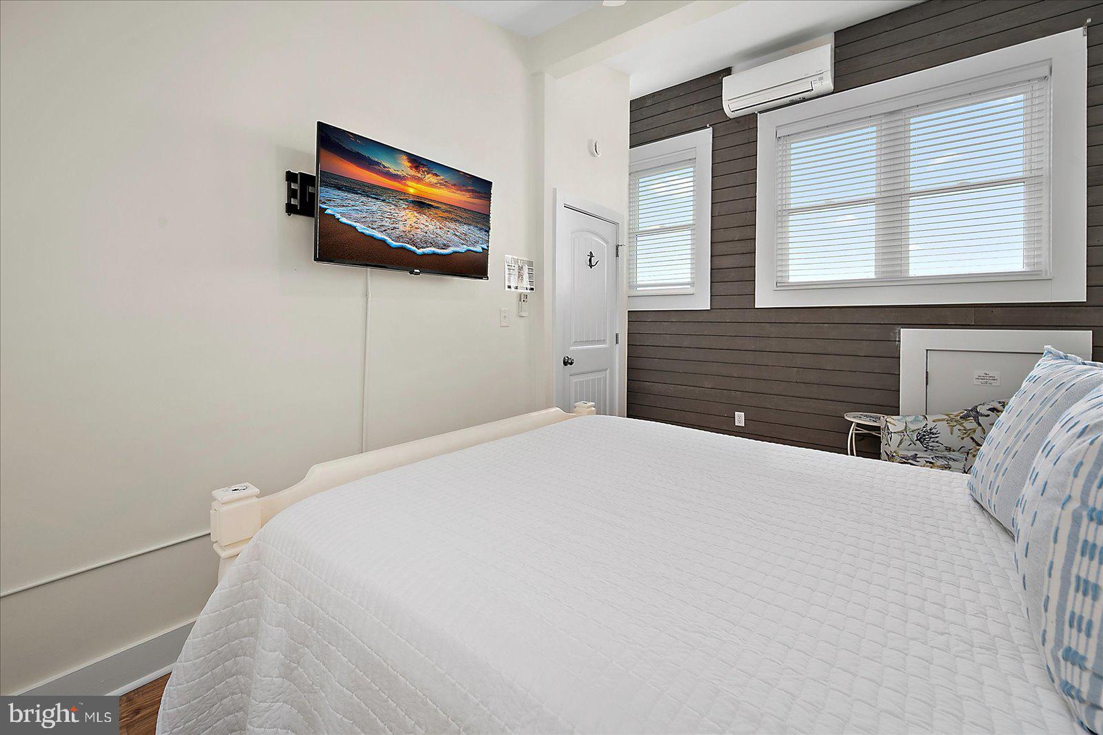 SNUG HARBOR - Residential