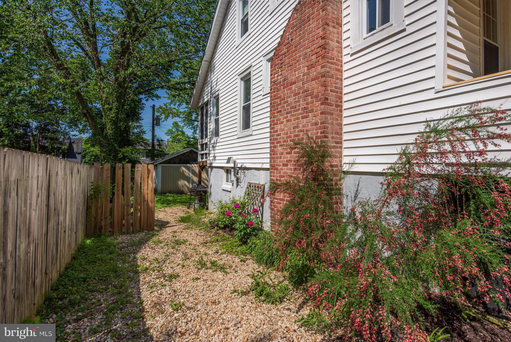 RADNOR WINSTON - Residential