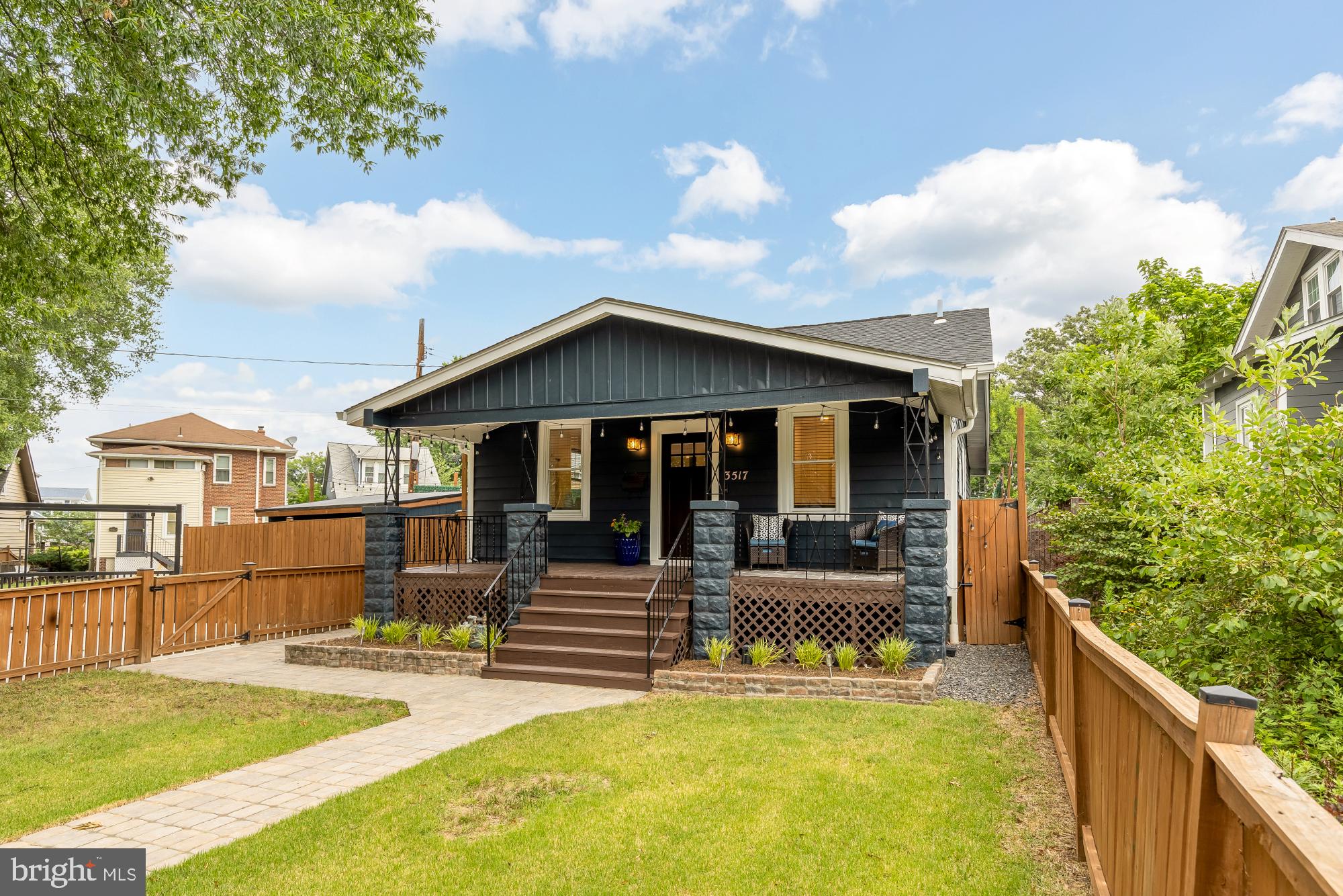 3517 SOUTH DAKOTA AVENUE NE