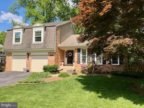 Photo of 8608 Coral Gables Lane, VIENNA, VA 22182 (MLS # VAFX2303040)