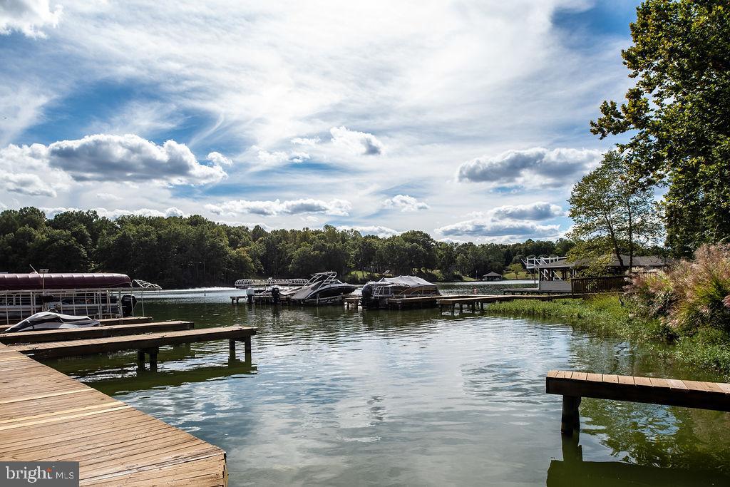 WYNDEMERE - Residential