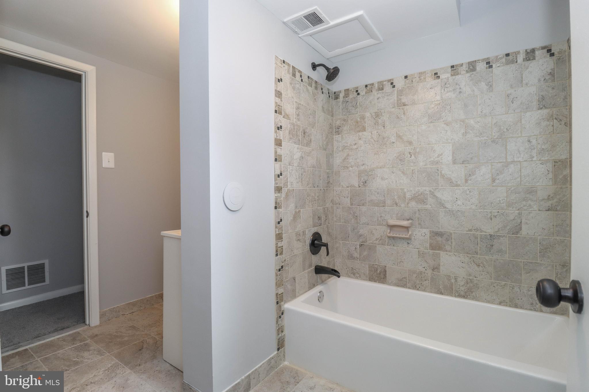 LAUREL RIDGE - Residential