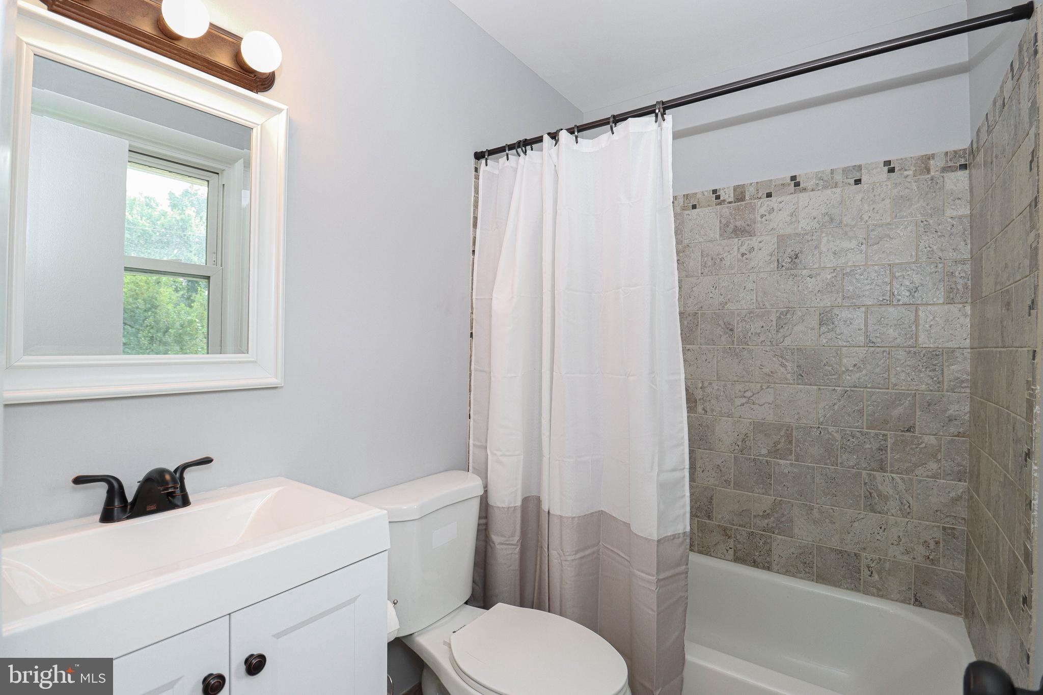 LAUREL RIDGE - Residential