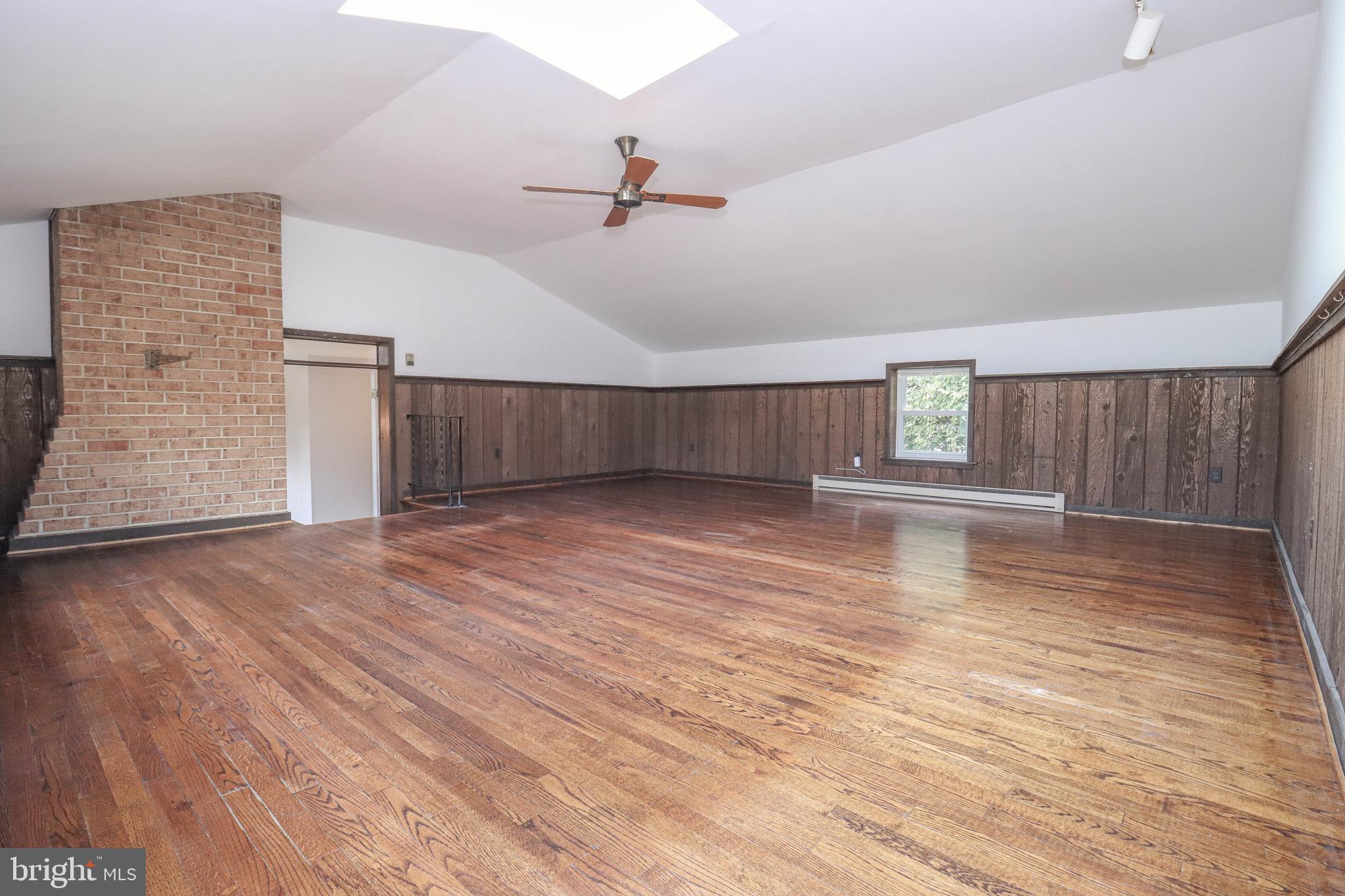 LAUREL RIDGE - Residential