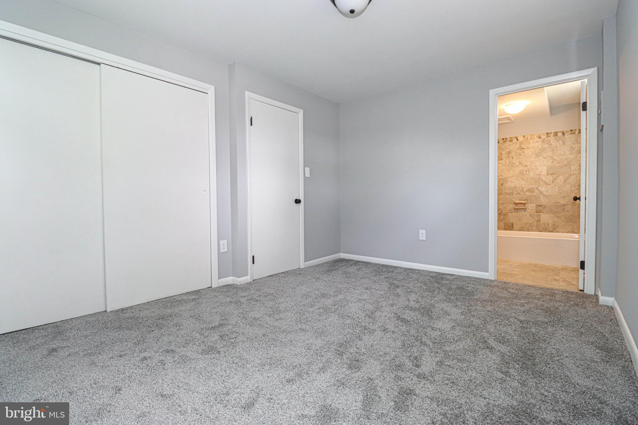 LAUREL RIDGE - Residential