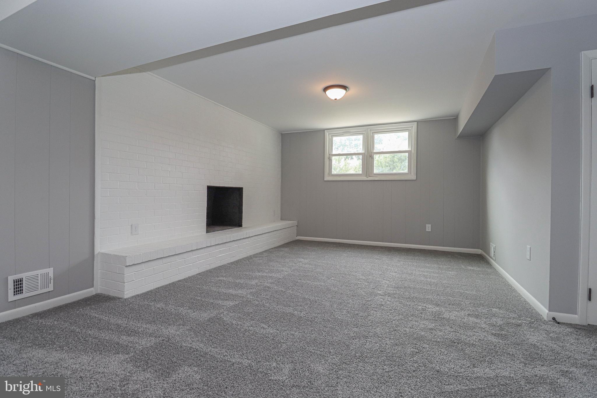 LAUREL RIDGE - Residential