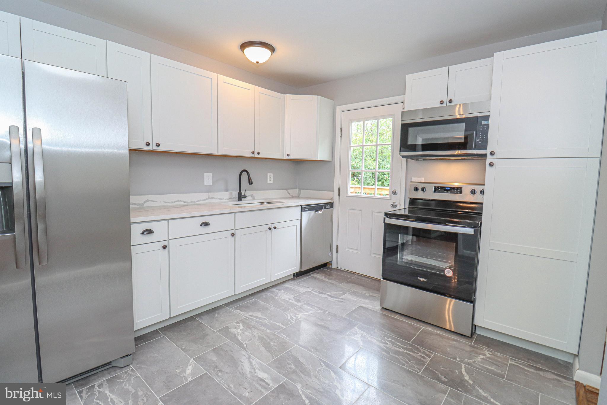 LAUREL RIDGE - Residential