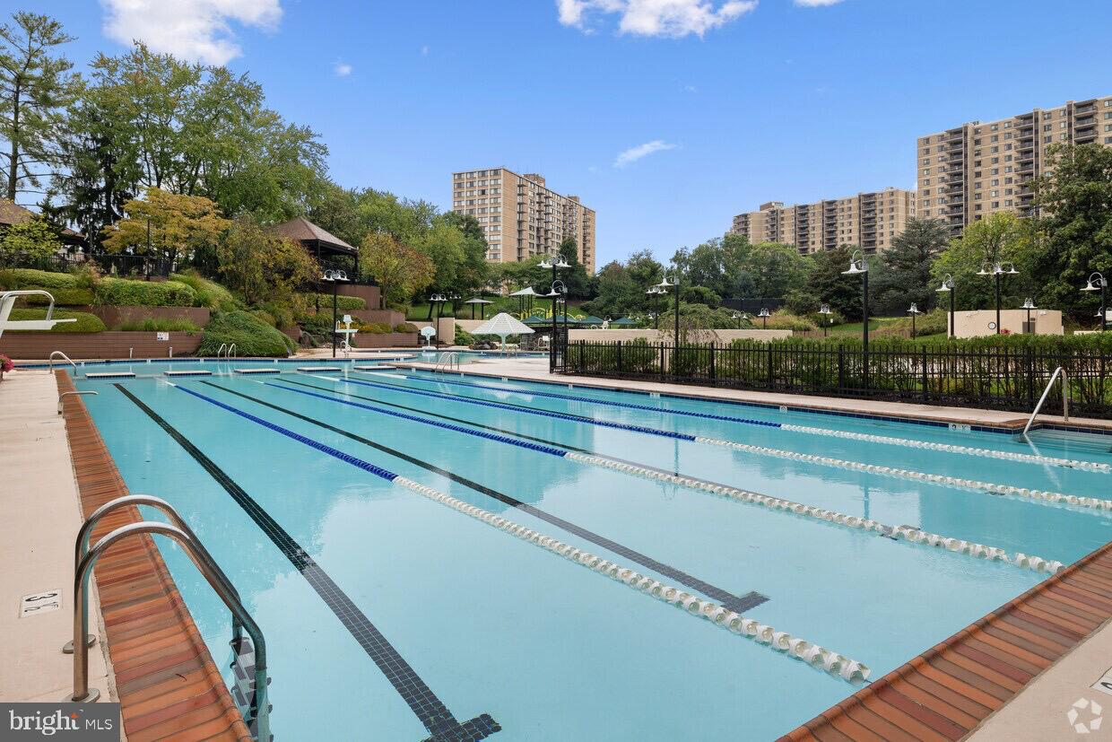 307 YOAKUM PARKWAY 920