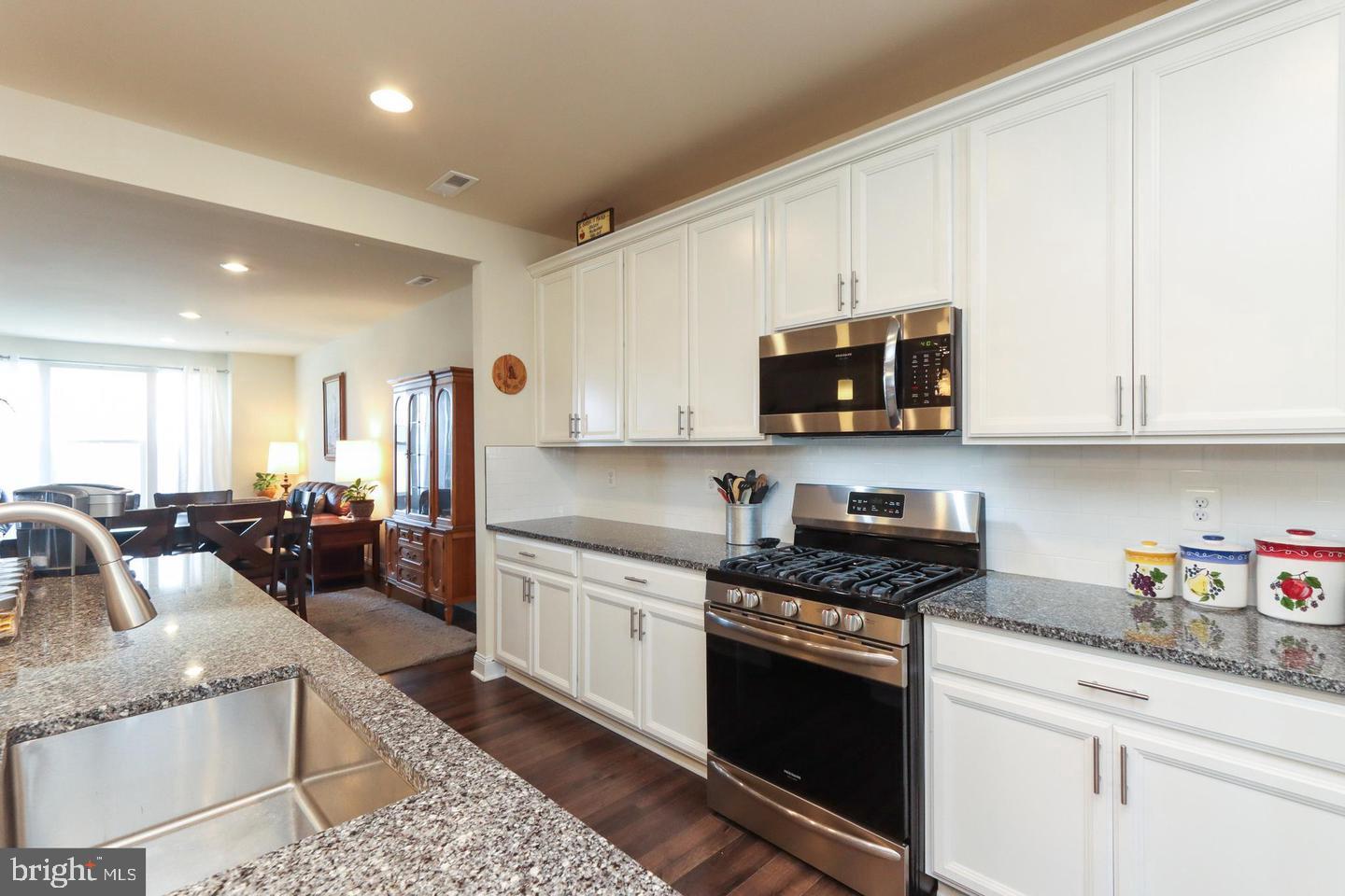 WESTVIEW SOUTH - Residential Lease