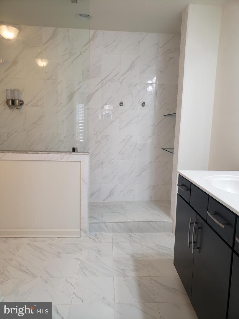 RESIDENCES AT CHERRY HILL - Residential Lease