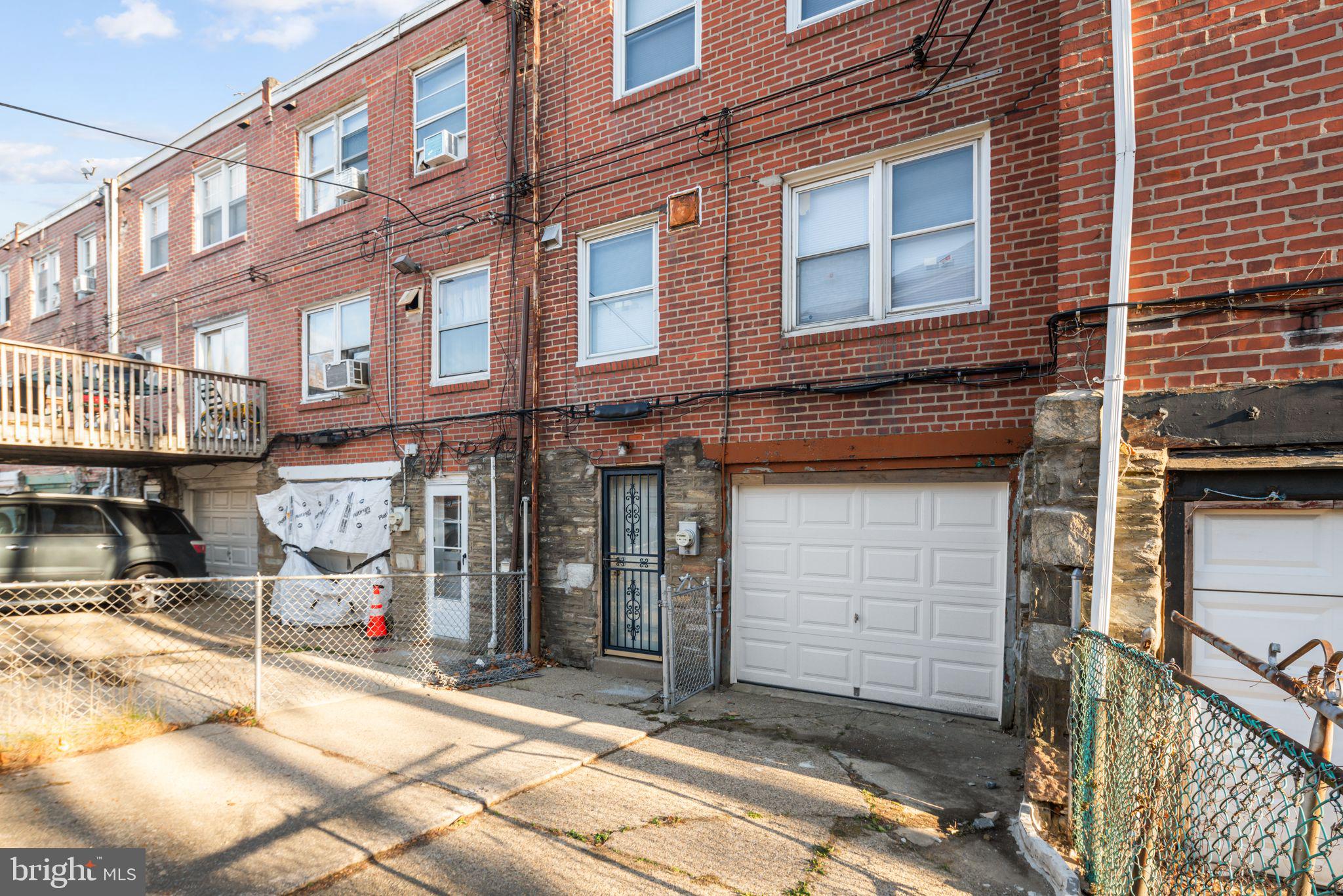 LAWNDALE - Residential