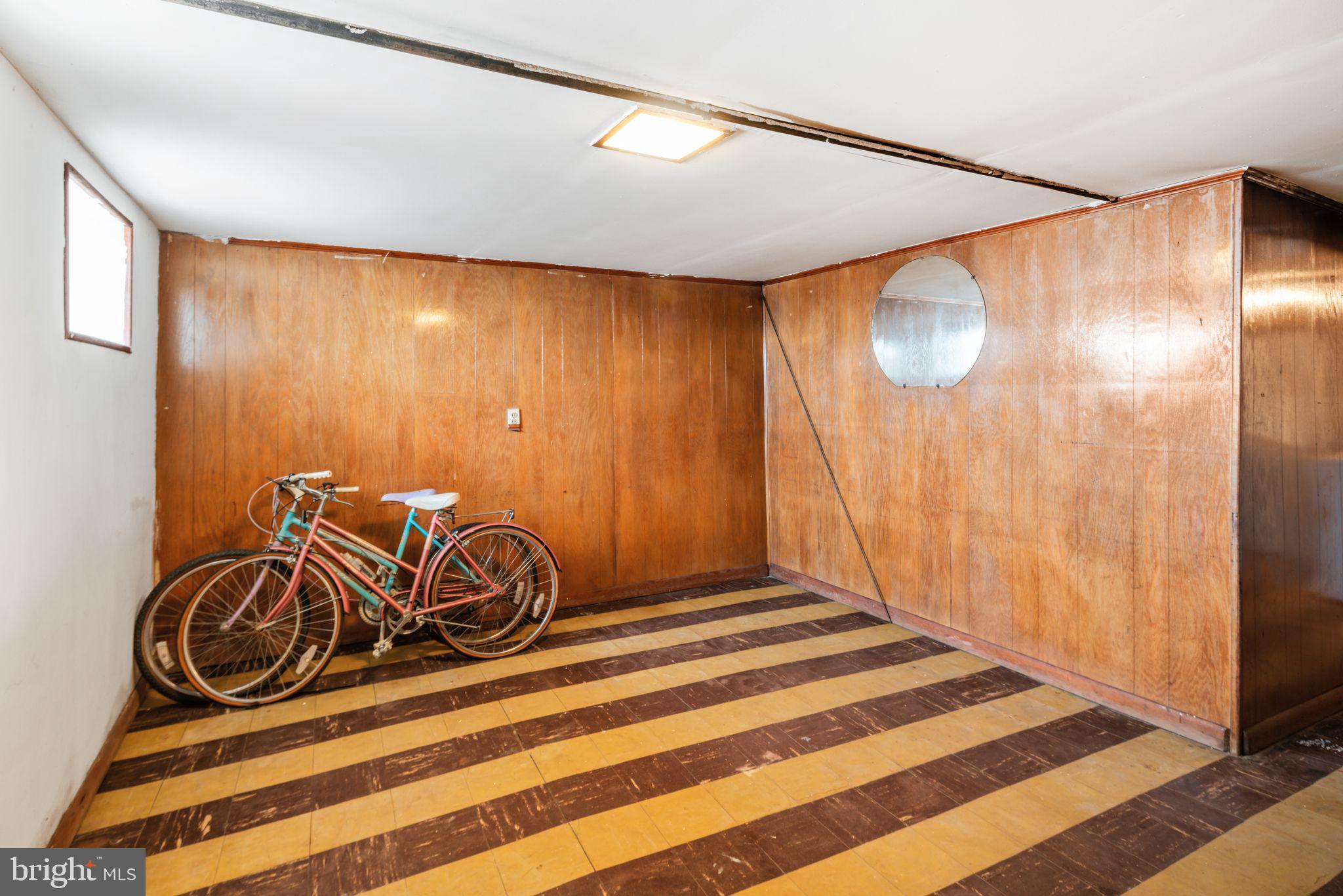 LAWNDALE - Residential