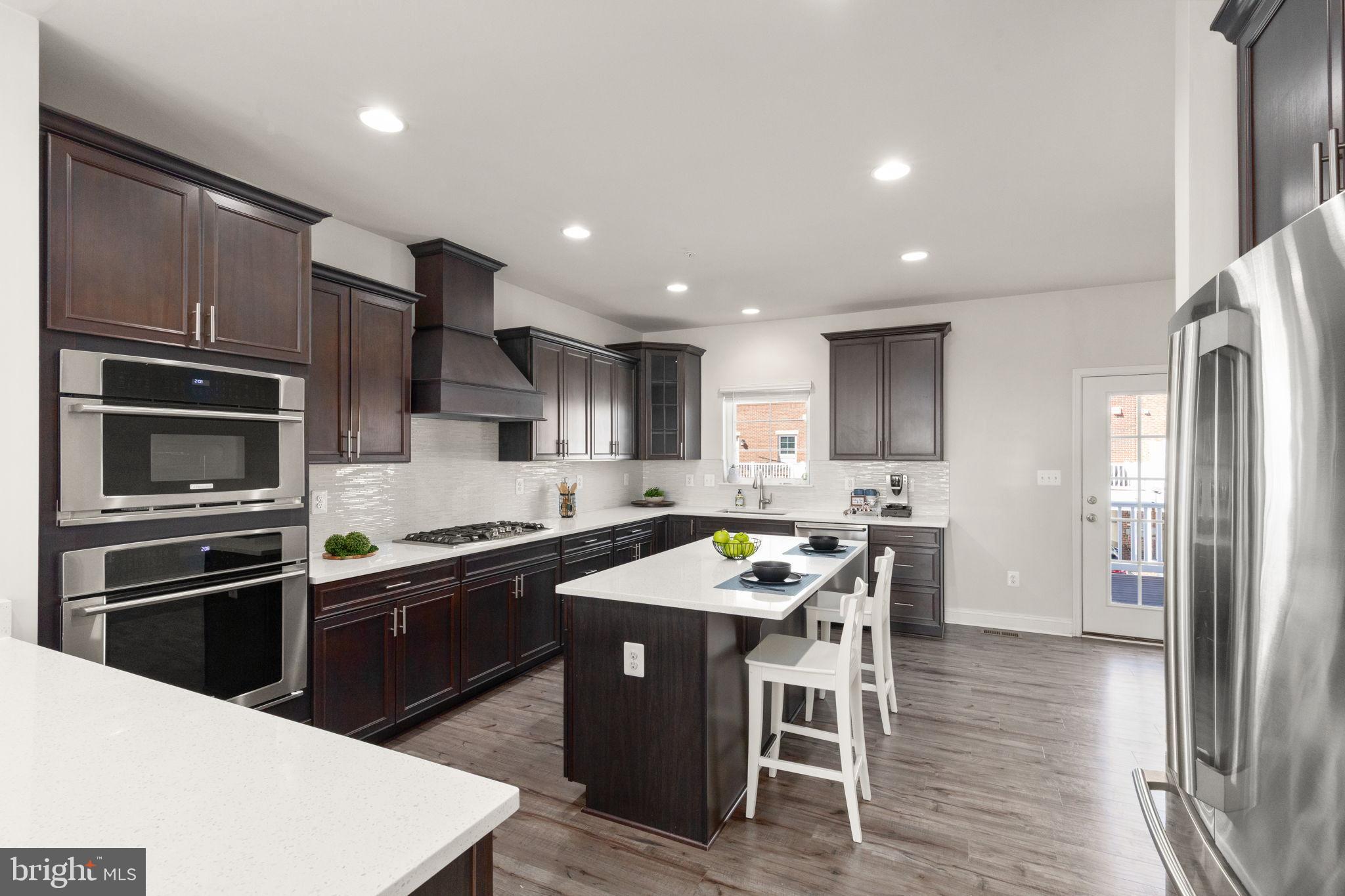 STRAWBRIDGE COMMONS - Residential