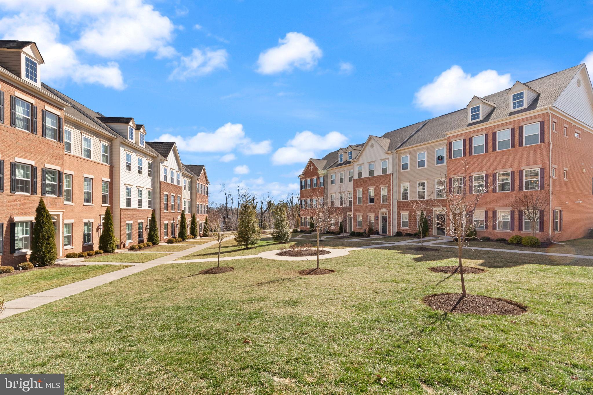 STRAWBRIDGE COMMONS - Residential