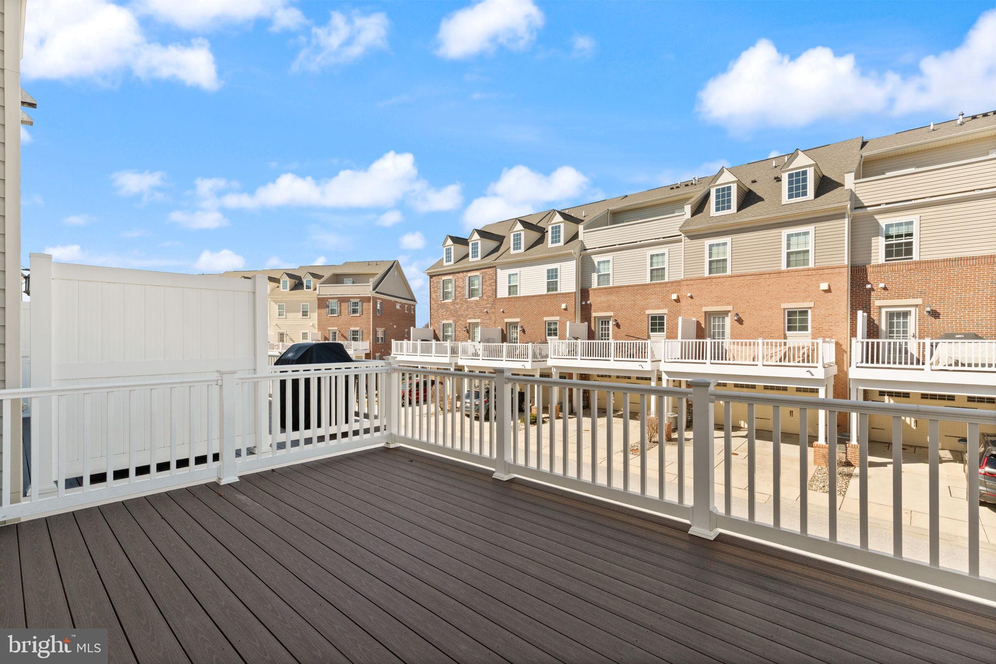 STRAWBRIDGE COMMONS - Residential