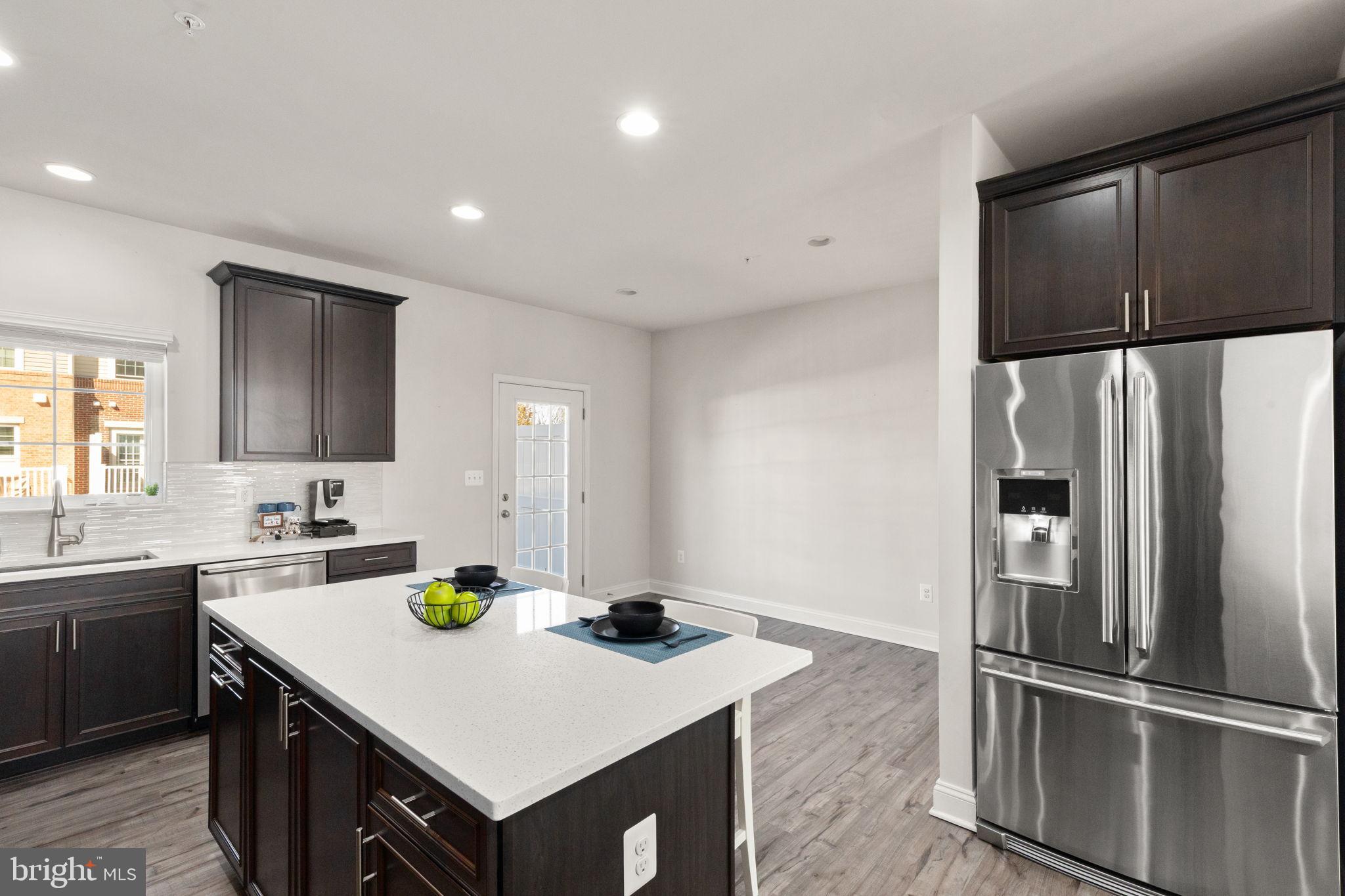 STRAWBRIDGE COMMONS - Residential