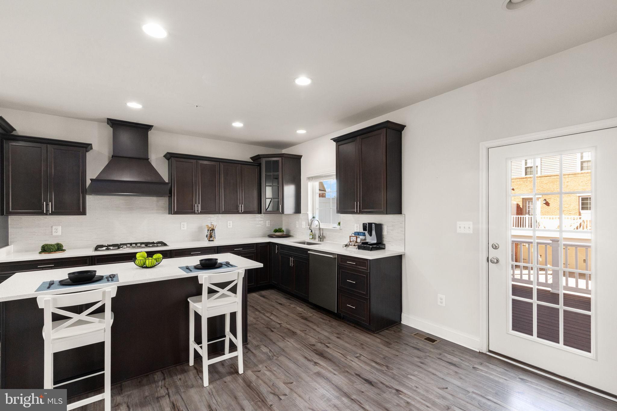 STRAWBRIDGE COMMONS - Residential