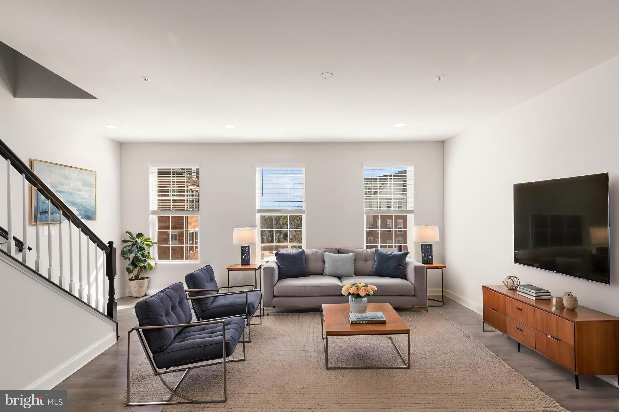 STRAWBRIDGE COMMONS - Residential