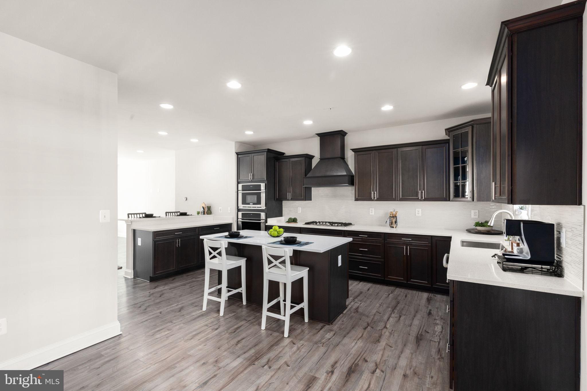 STRAWBRIDGE COMMONS - Residential