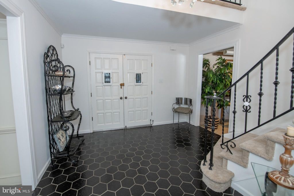 Photo of 233 Lamplighter Lane, HUNTINGDON VALLEY, PA 19006 (MLS # PAMC2166764)