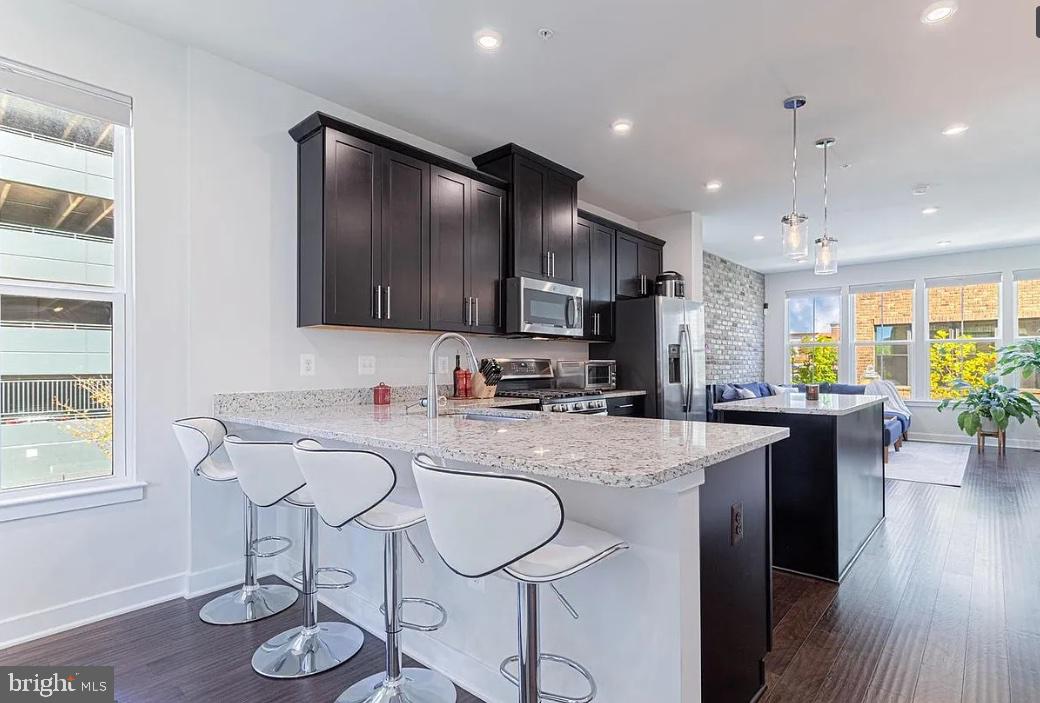 EDITORS PARK - Residential Lease