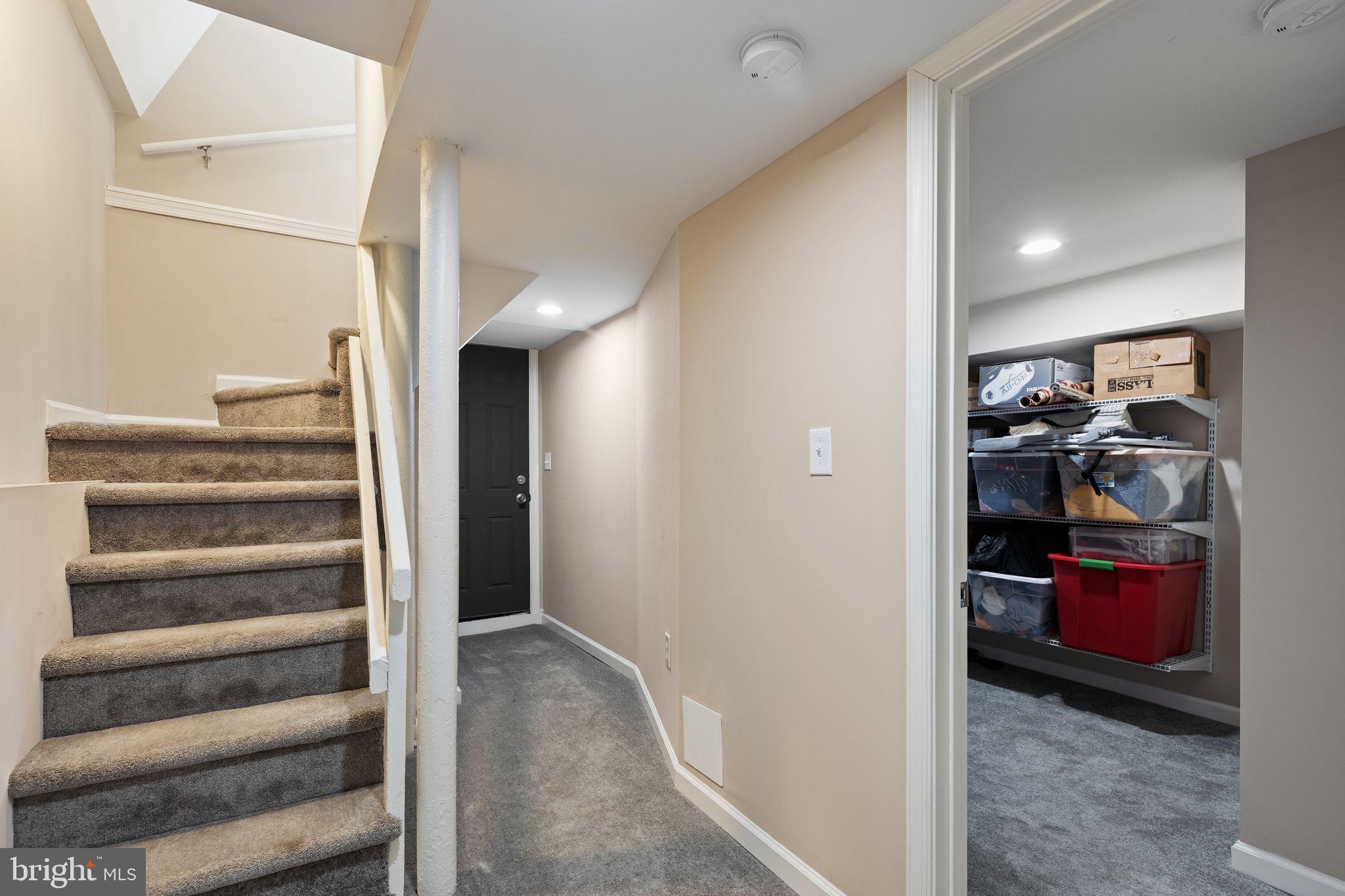 WEST OAK LANE - Residential