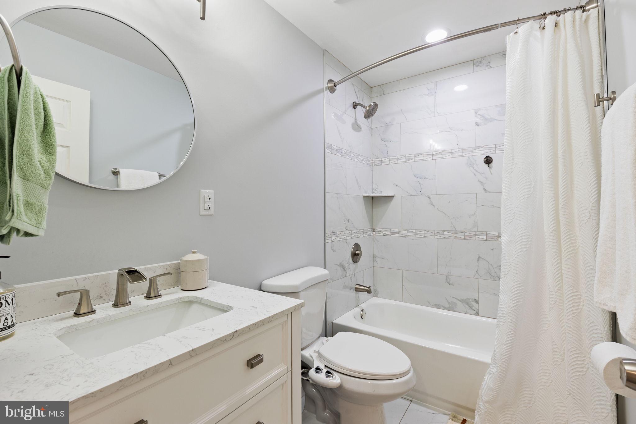 WEST OAK LANE - Residential