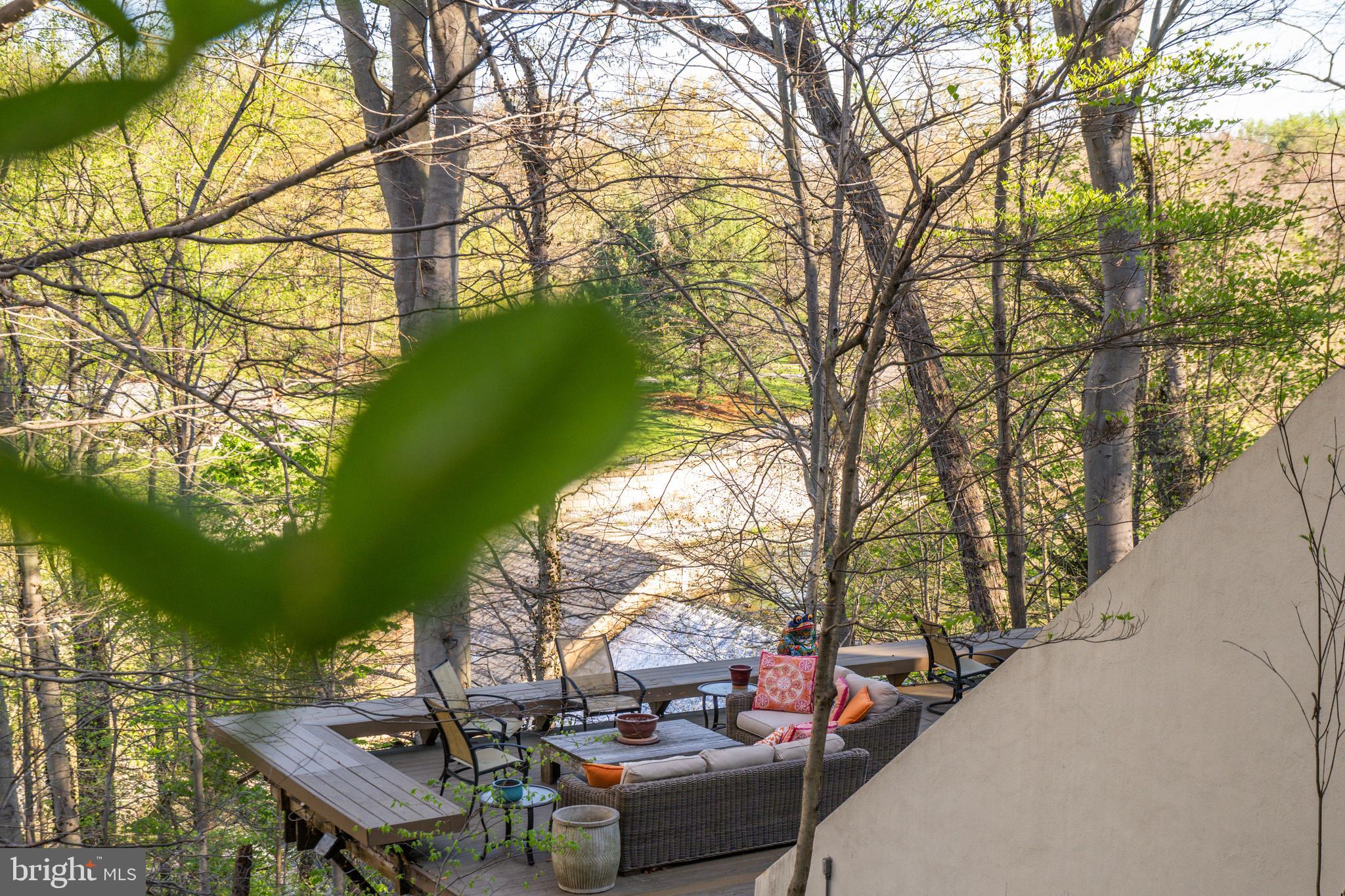 LAKE ROLAND - Residential