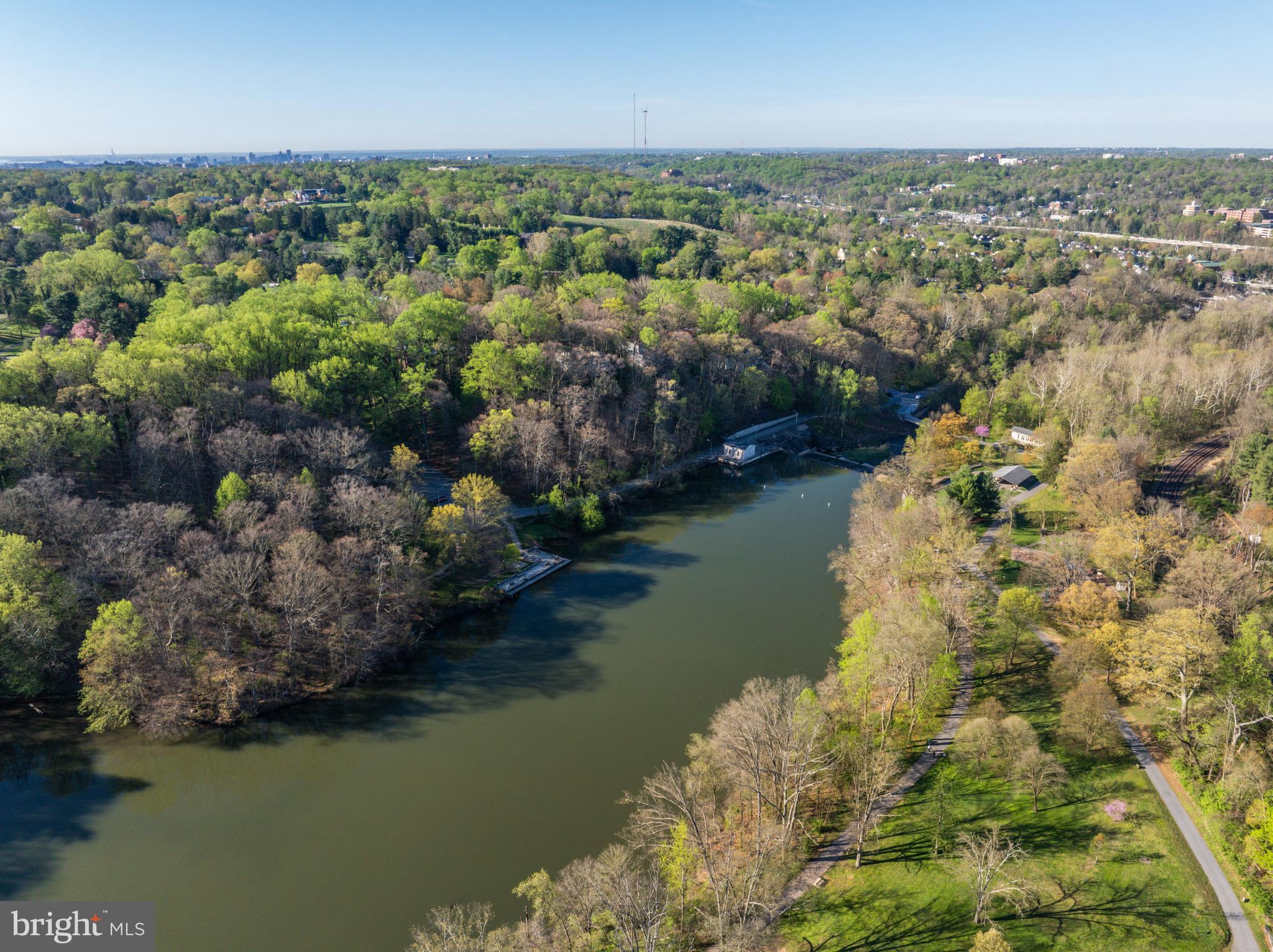 LAKE ROLAND - Residential
