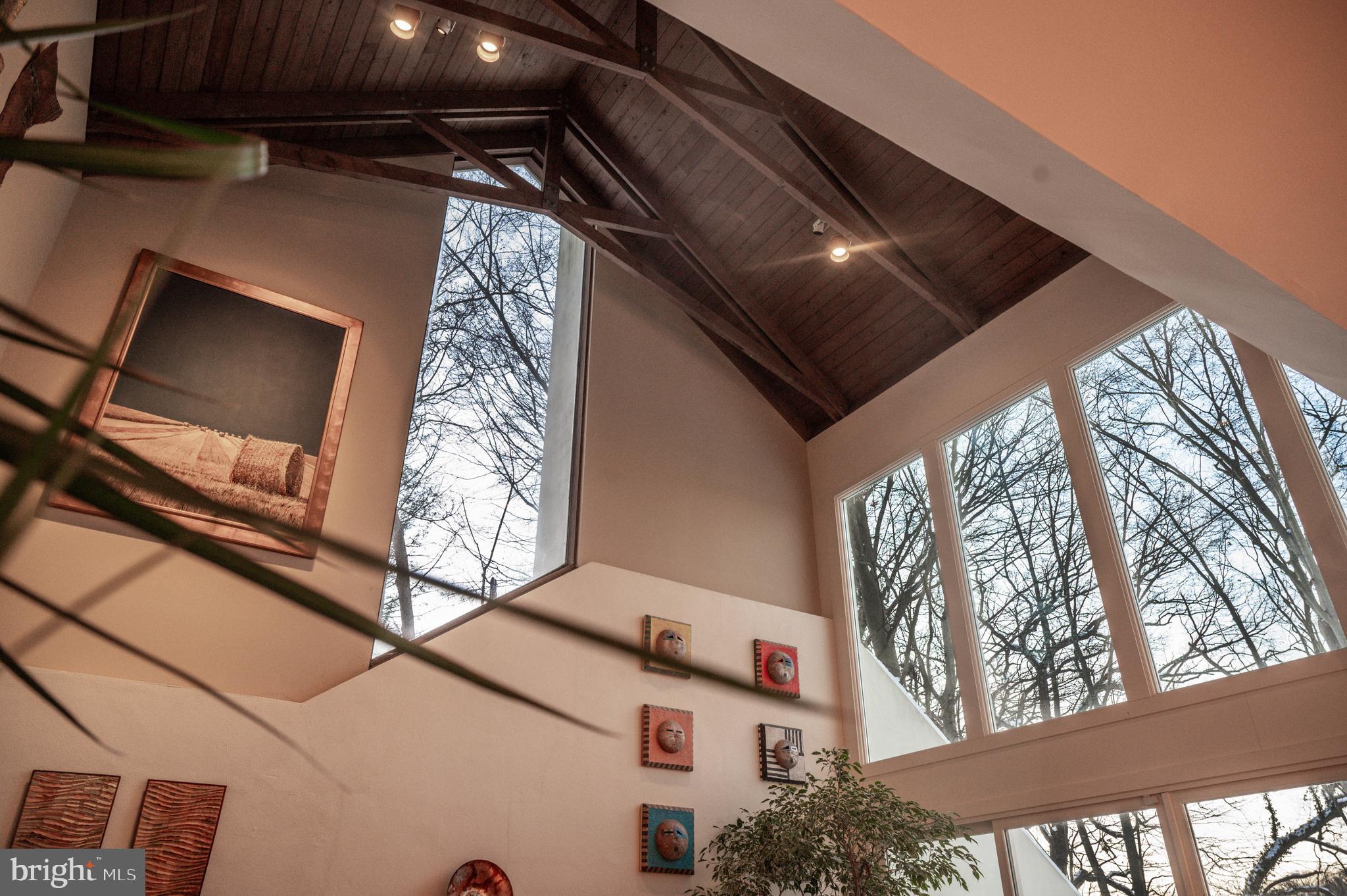 LAKE ROLAND - Residential