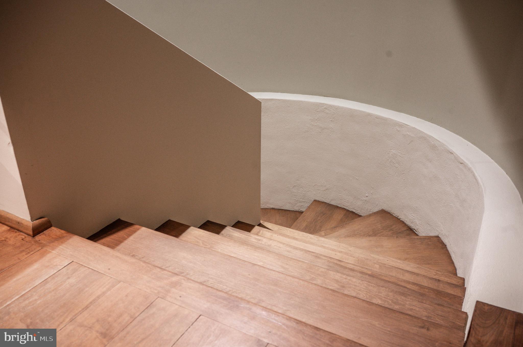 LAKE ROLAND - Residential