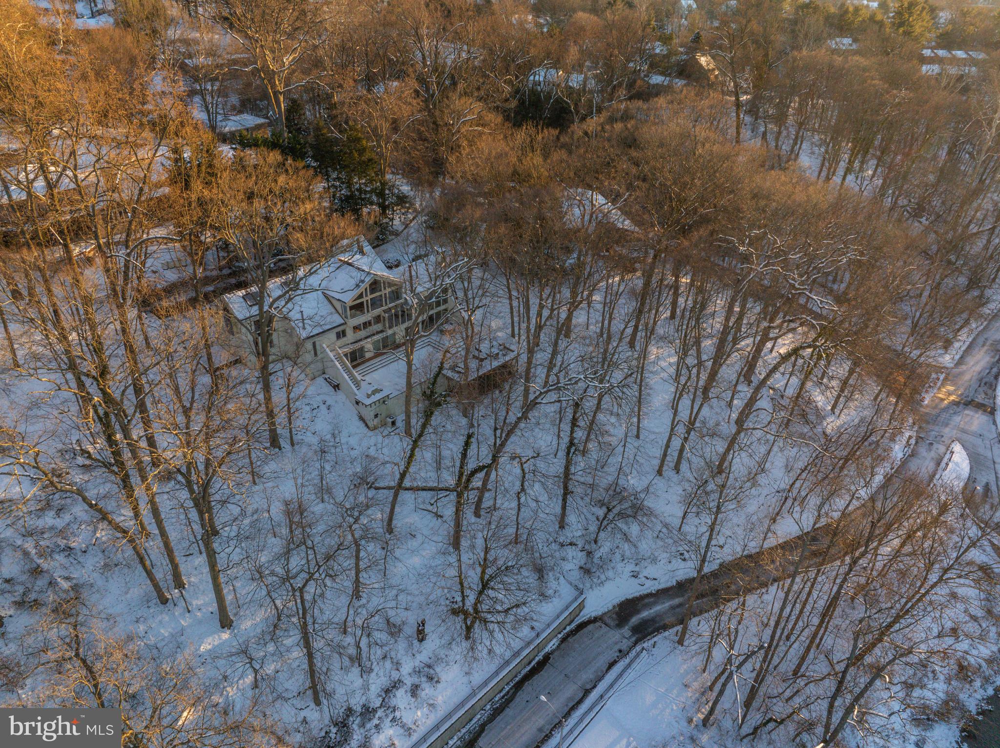 LAKE ROLAND - Residential