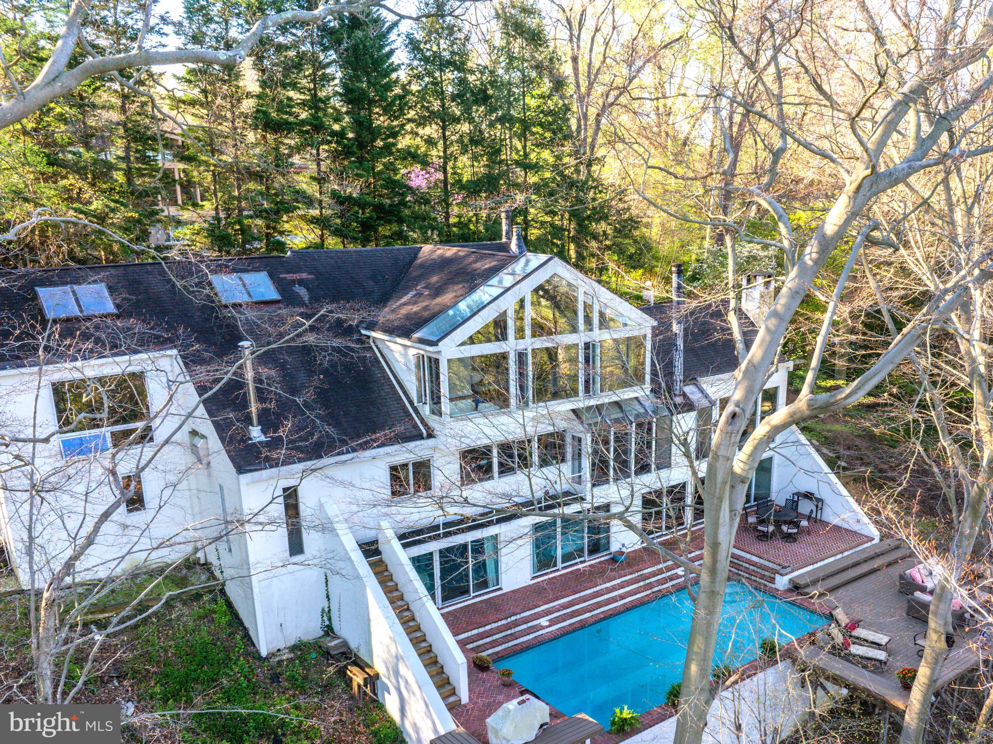 LAKE ROLAND - Residential