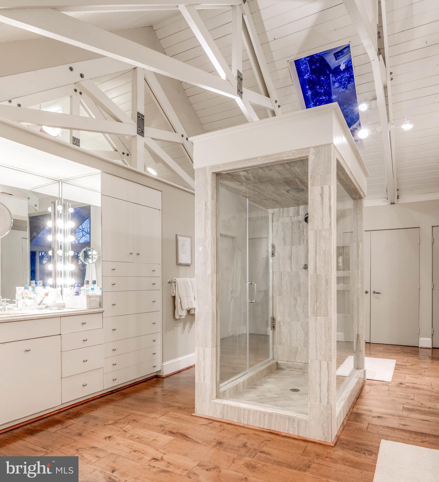 LAKE ROLAND - Residential