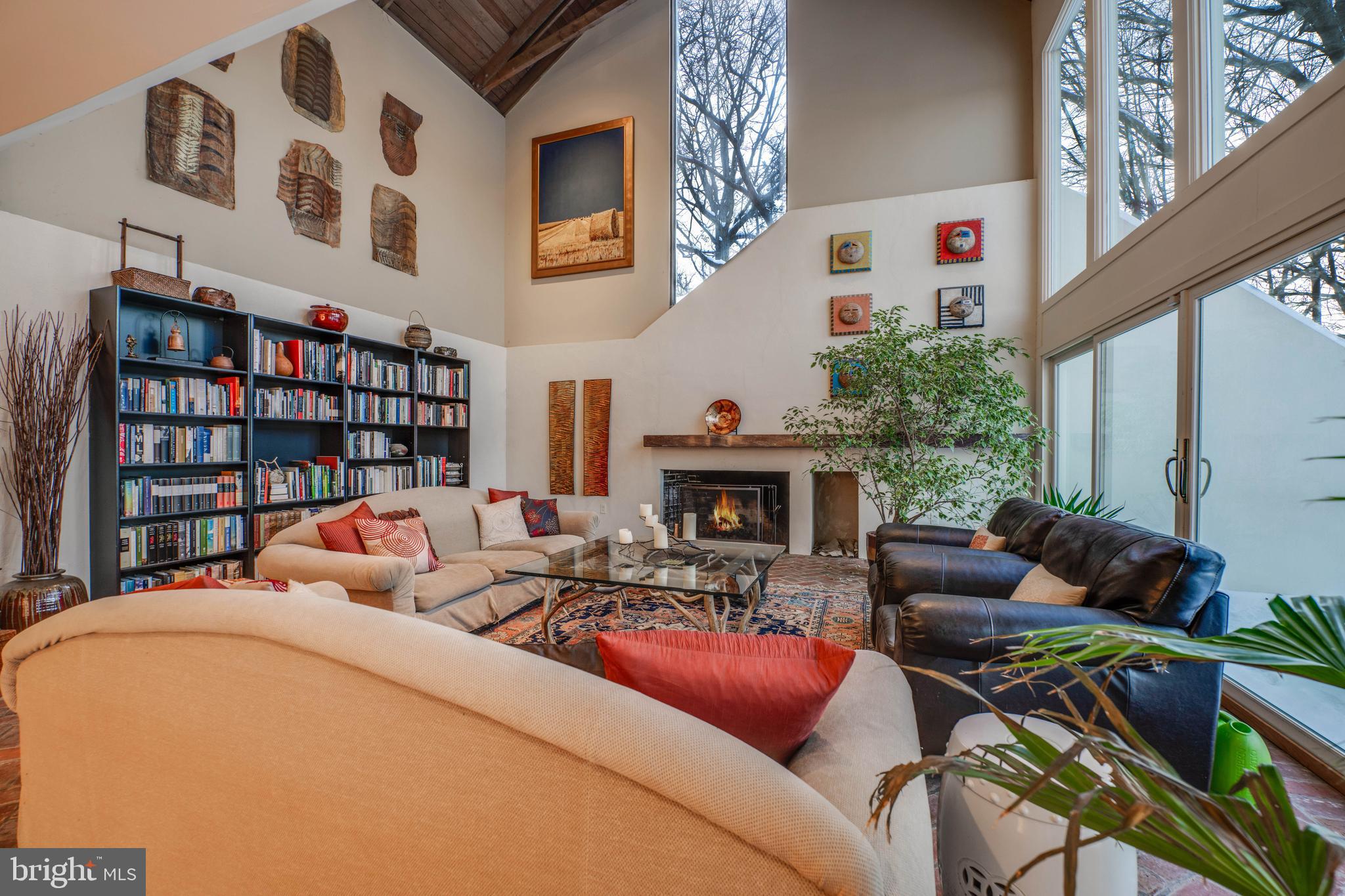 LAKE ROLAND - Residential