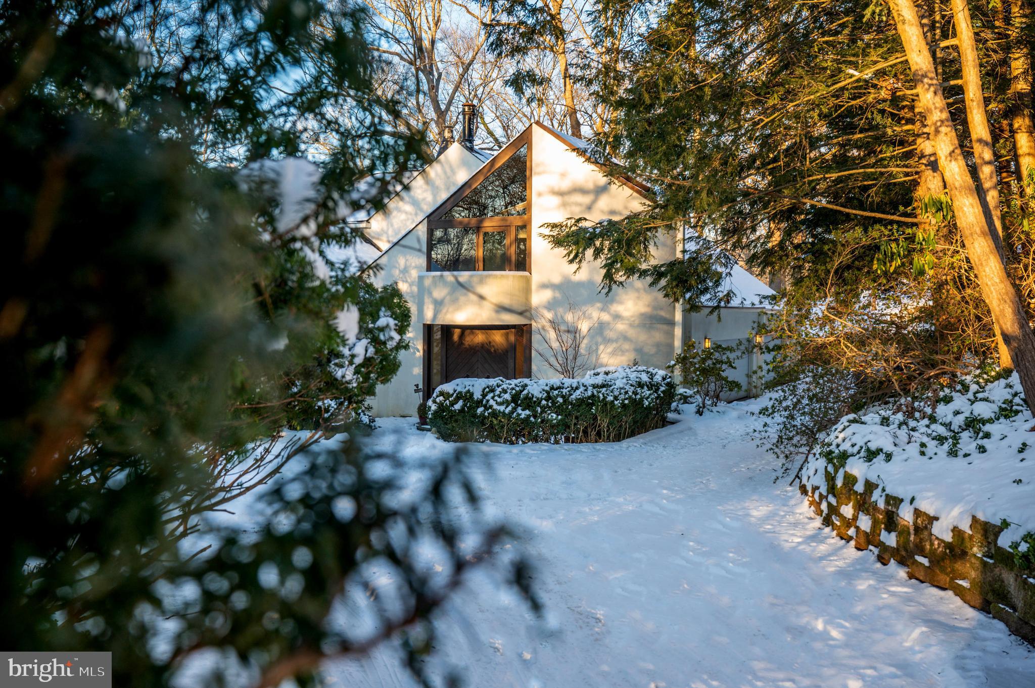 LAKE ROLAND - Residential