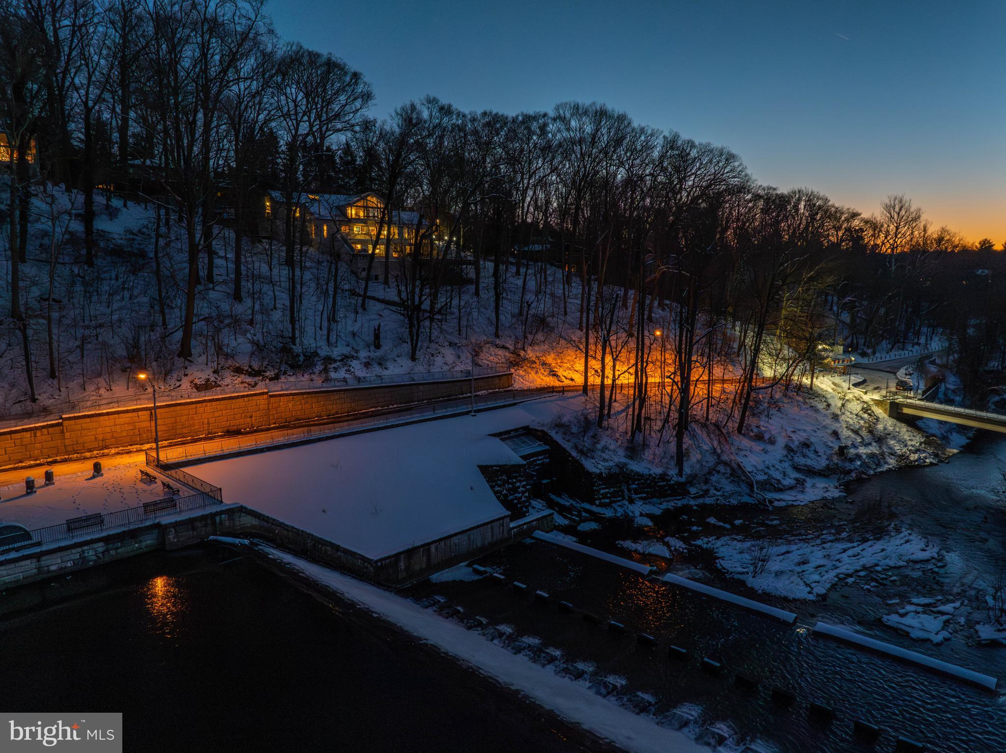 LAKE ROLAND - Residential