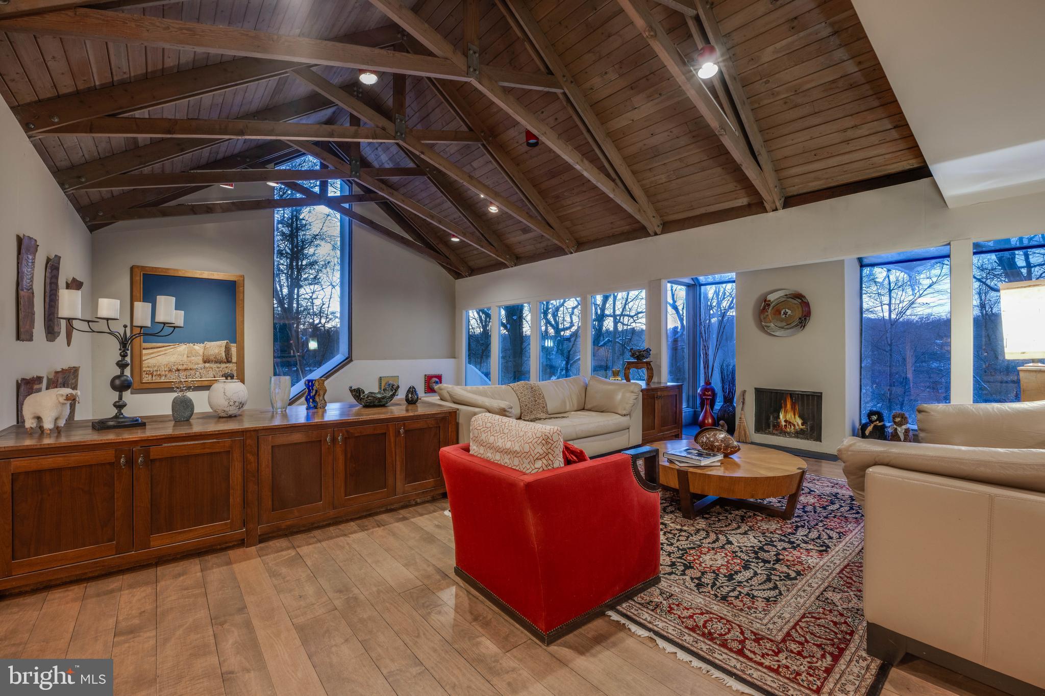 LAKE ROLAND - Residential