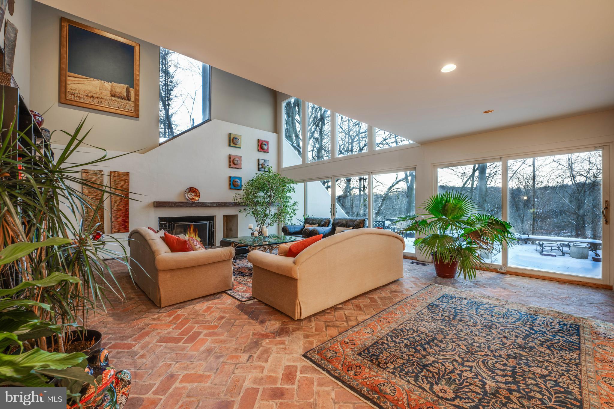 LAKE ROLAND - Residential