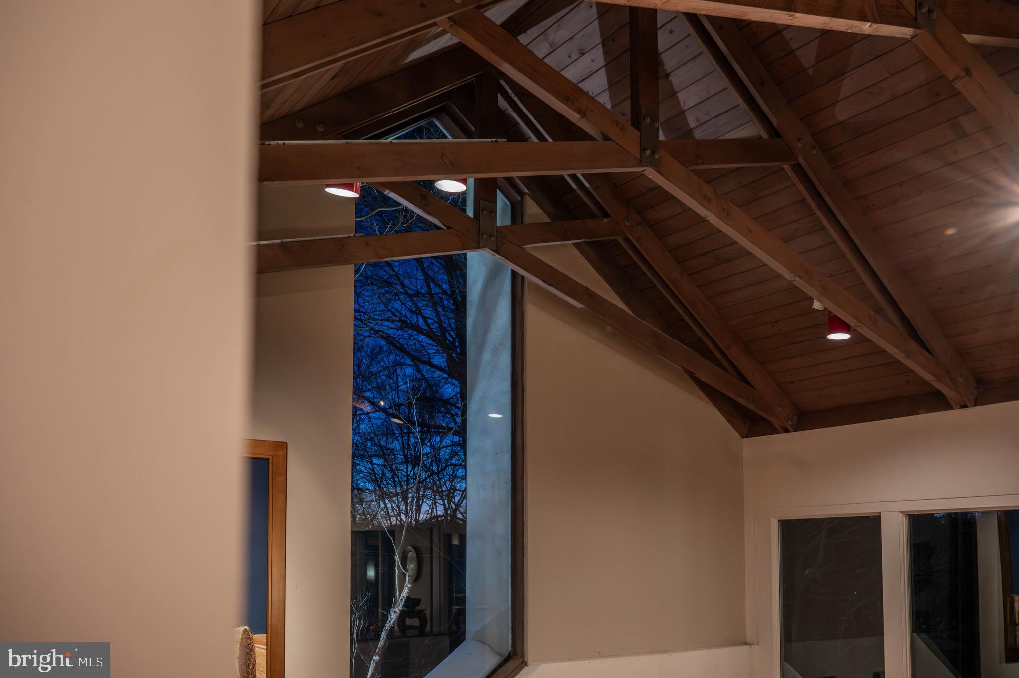 LAKE ROLAND - Residential