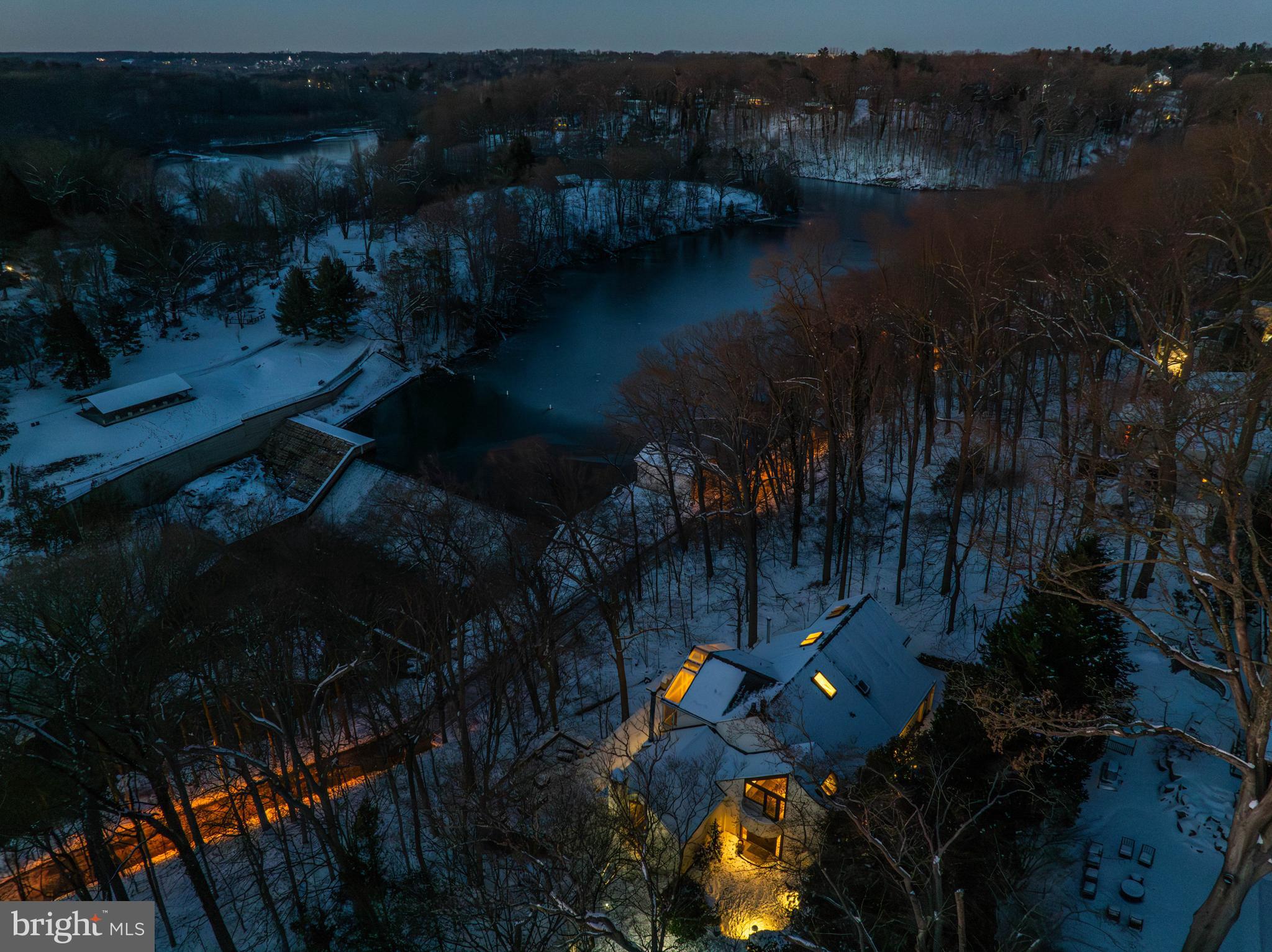 LAKE ROLAND - Residential