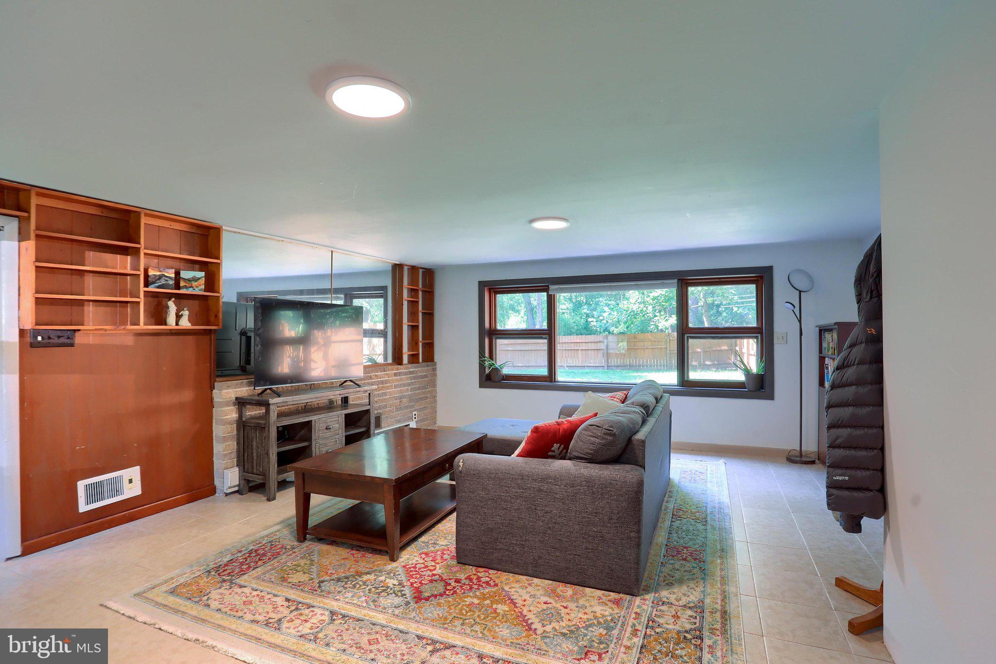 411 SPEECE LANE