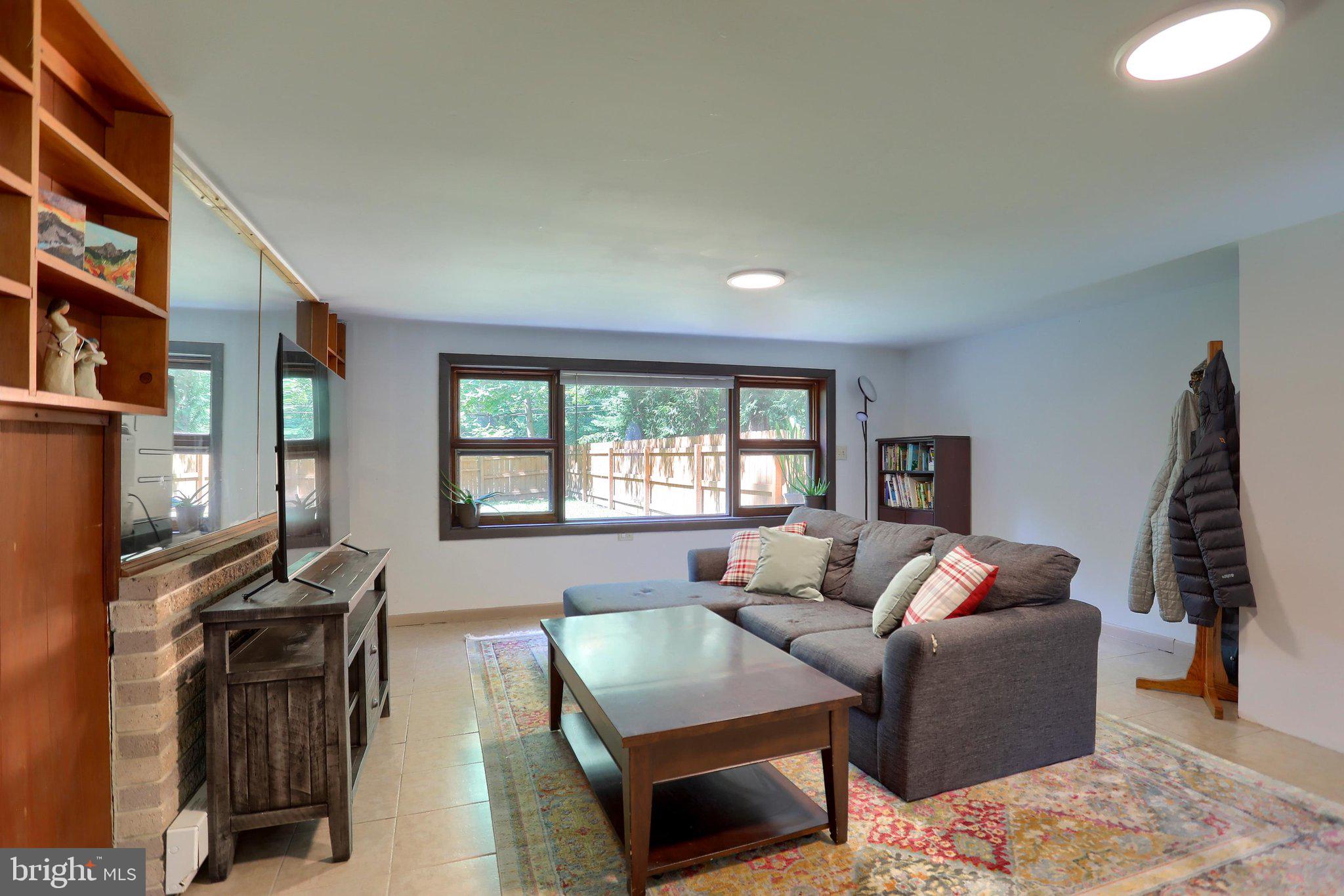 411 SPEECE LANE